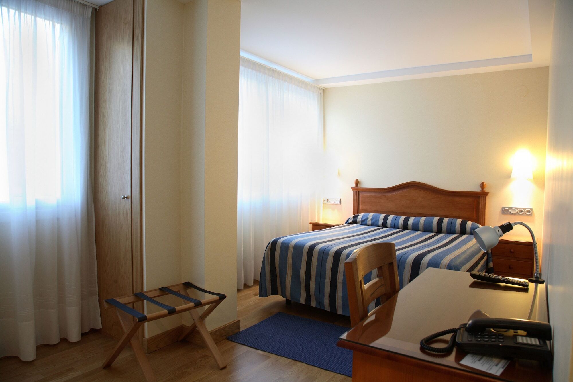 Hotel Villa De Эрмуа Экстерьер фото